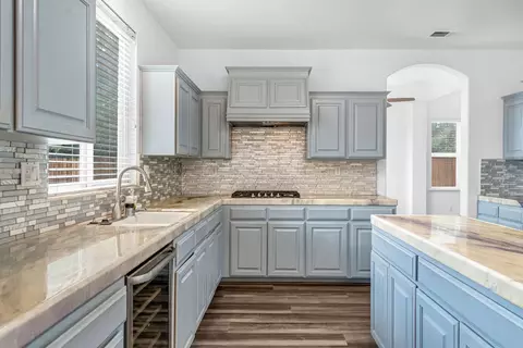 Kitchen - 2768 Goshen Ave, Clovis, CA 93611 photo 4 of 5