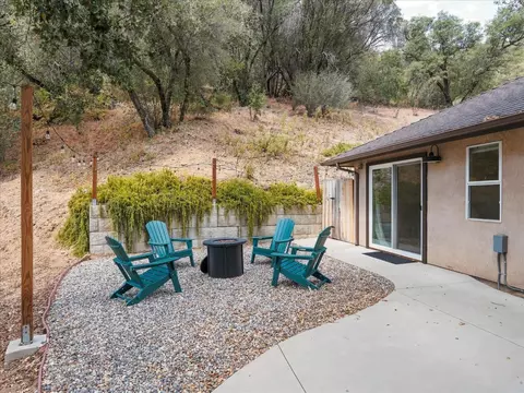 Exterior - 52171 Echo Valley View Ct, Oakhurst, CA 93644 photo 13 of 16