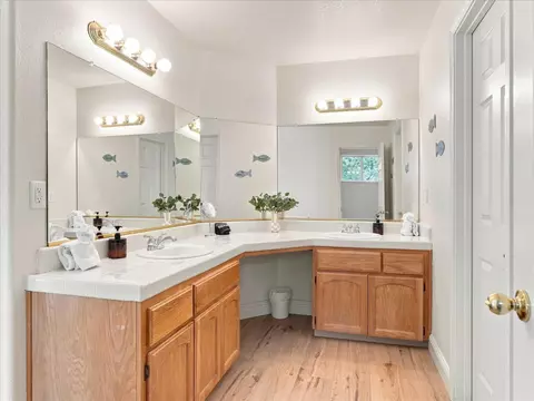 Bath - 52171 Echo Valley View Ct, Oakhurst, CA 93644 photo 3 of 4