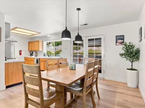 Dining - 52171 Echo Valley View Ct, Oakhurst, CA 93644 photo 2 of 3