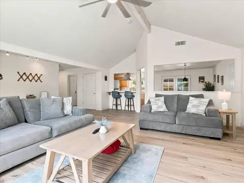 Living - 52171 Echo Valley View Ct, Oakhurst, CA 93644 photo 3 of 4