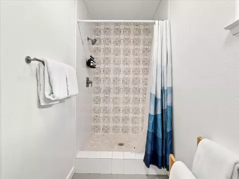 Bath - 52171 Echo Valley View Ct, Oakhurst, CA 93644 photo 4 of 4