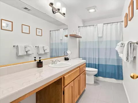 Bath - 52171 Echo Valley View Ct, Oakhurst, CA 93644 photo 1 of 4