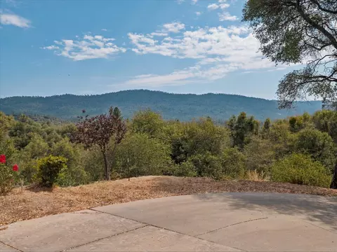 Exterior - 52171 Echo Valley View Ct, Oakhurst, CA 93644 photo 15 of 16