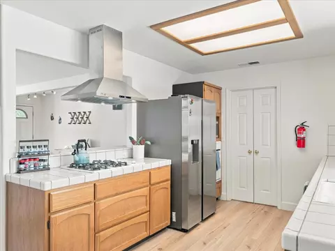 Kitchen - 52171 Echo Valley View Ct, Oakhurst, CA 93644 photo 2 of 5