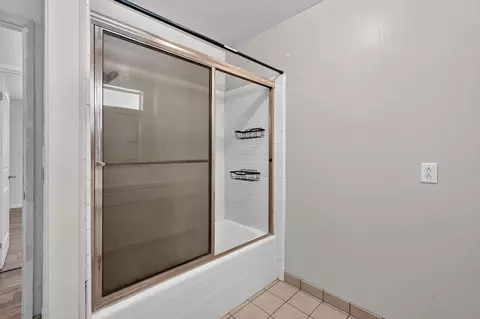 Bath - 421 Shannon Ave, Madera, CA 93637 photo 3 of 5
