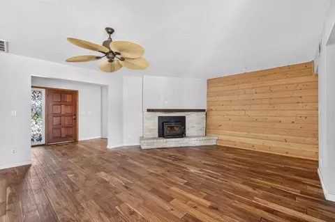 Living - 421 Shannon Ave, Madera, CA 93637 photo 1 of 2