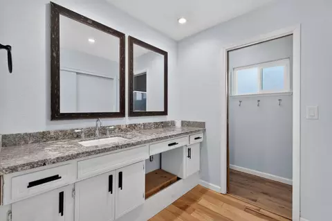 Bath - 421 Shannon Ave, Madera, CA 93637 photo 4 of 5