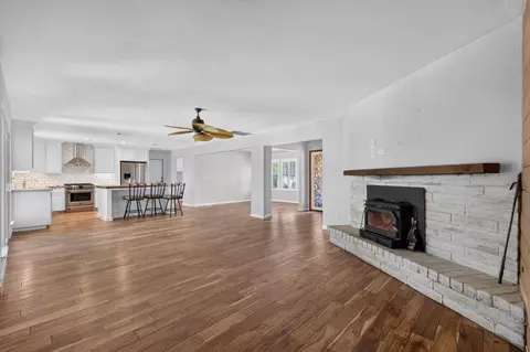 Living - 421 Shannon Ave, Madera, CA 93637 photo 2 of 2