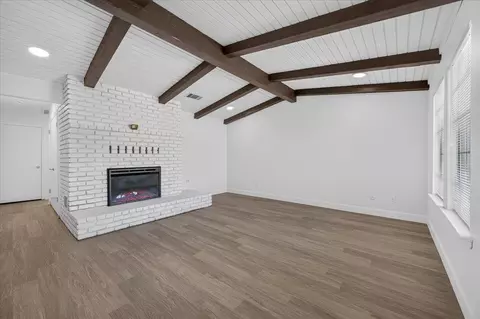 Living - 1657 Willow Ave, Clovis, CA 93612 photo 4 of 4