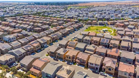 View/Area - 915 Winchell Way W, Madera, CA 93636 photo 5 of 5