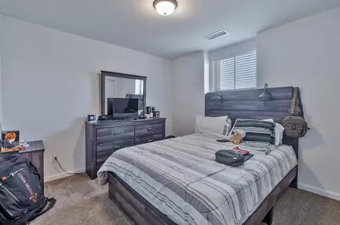 Bedroom - 915 Winchell Way W, Madera, CA 93636 photo 5 of 5