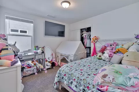 Bedroom - 915 Winchell Way W, Madera, CA 93636 photo 3 of 5