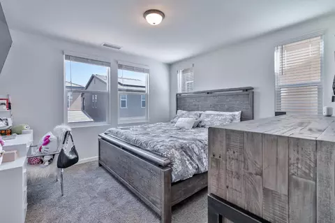 Bedroom - 915 Winchell Way W, Madera, CA 93636 photo 1 of 5