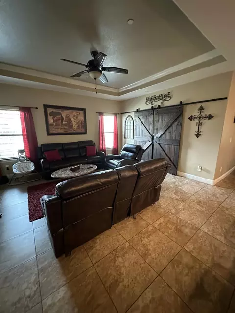 Living - 669 Ficklin Dr, Madera, CA 93637 photo 2 of 3