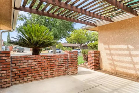 Exterior - 5259 E Inyo St, Fresno, CA 93727 photo 6 of 9