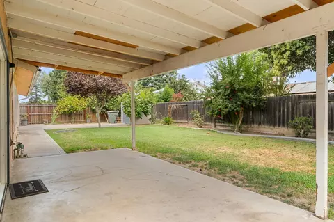Exterior - 5259 E Inyo St, Fresno, CA 93727 photo 8 of 9