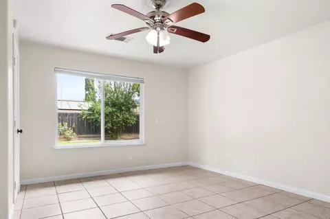 Bedroom - 5259 E Inyo St, Fresno, CA 93727 photo 1 of 9