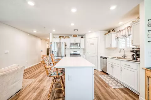 Kitchen - 1963 Cottle, Sanger, CA 93657 photo 5 of 5