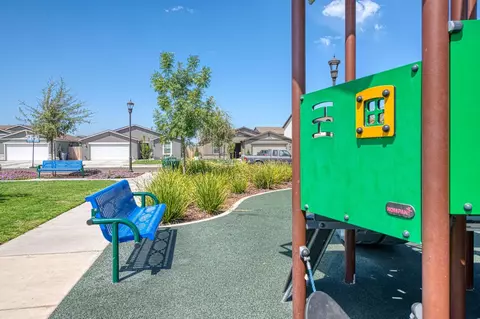 View/Area - 1963 Cottle, Sanger, CA 93657 photo 1 of 2