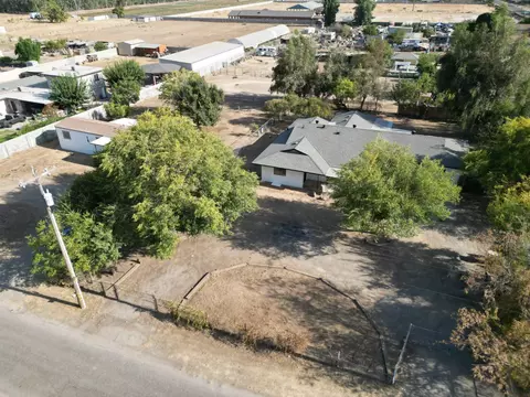 6927 W Yale Ave, Fresno, CA 93723