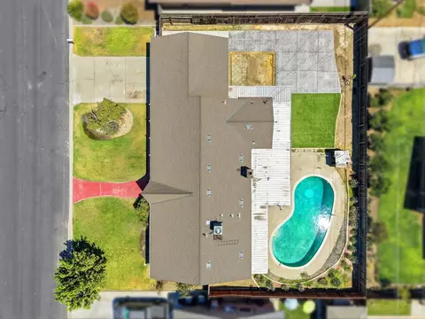 View/Area - 335 E Sycamore Dr, Hanford, CA 93230 photo 1 of 1