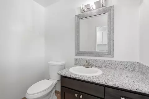 Bath - 335 E Sycamore Dr, Hanford, CA 93230 photo 1 of 5