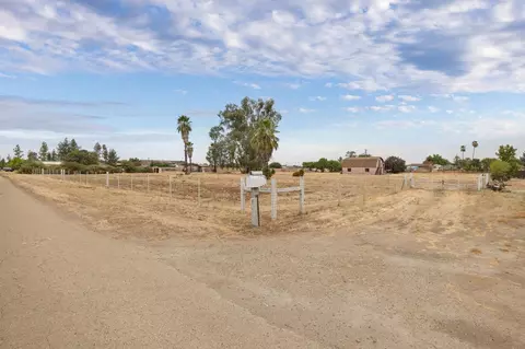 12602 E Robinson Ave, Sanger, CA 93657 photo 13
