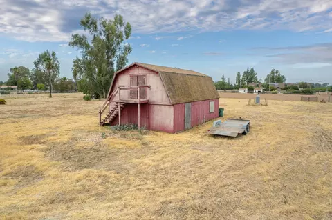 12602 E Robinson Ave, Sanger, CA 93657 photo 8