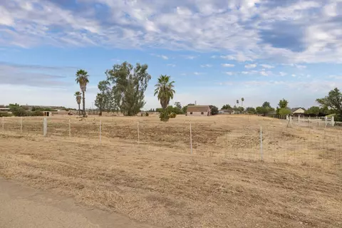 12602 E Robinson Ave, Sanger, CA 93657 photo 12