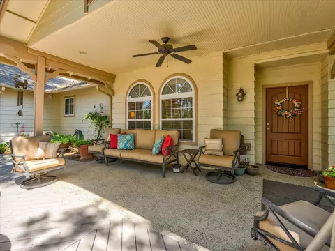 Exterior - 52891 Arbor Ln, Oakhurst, CA 93644 photo 7 of 20