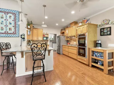 Kitchen - 52891 Arbor Ln, Oakhurst, CA 93644 photo 2 of 6