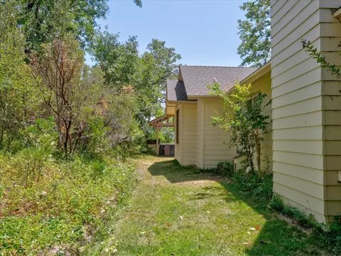 Exterior - 52891 Arbor Ln, Oakhurst, CA 93644 photo 17 of 20