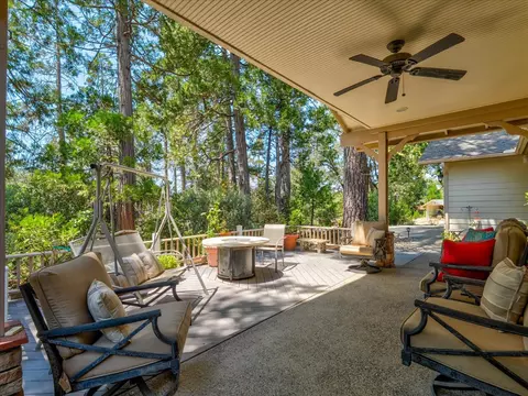 Exterior - 52891 Arbor Ln, Oakhurst, CA 93644 photo 6 of 20