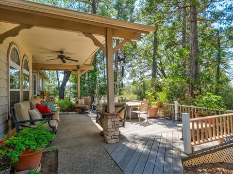 Exterior - 52891 Arbor Ln, Oakhurst, CA 93644 photo 5 of 20