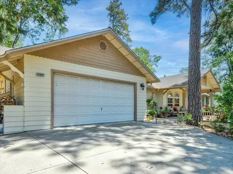 Exterior - 52891 Arbor Ln, Oakhurst, CA 93644 photo 2 of 20