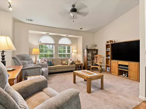 Living - 52891 Arbor Ln, Oakhurst, CA 93644 photo 1 of 7