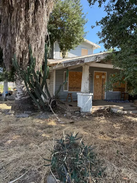2064 3rd St, Selma, CA 93662 photo 2