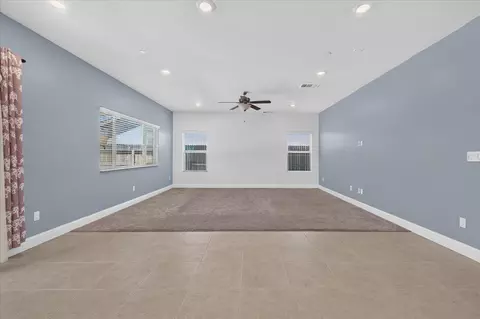 Living - 2148 La Canada, Clovis, CA 93619 photo 4 of 8
