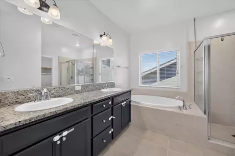 Bath - 2148 La Canada, Clovis, CA 93619 photo 3 of 5