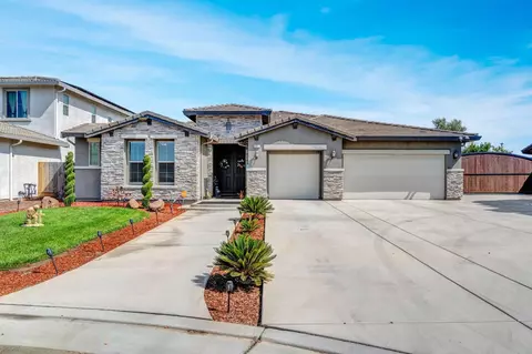 3387 W Kamm Ave, Dinuba, CA 93618