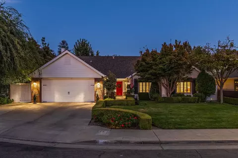709 E Wood Duck Cir, Fresno, CA 93730