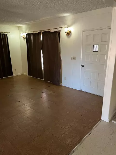 Living - 28686 Avenue 13 12, Madera, CA 93638 photo 1 of 4