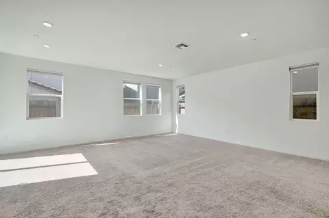 Living - 6627 E Madison Ave, Fresno, CA 93727 photo 3 of 3