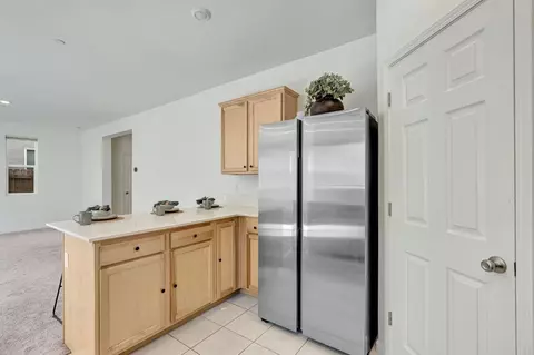 Kitchen - 6627 E Madison Ave, Fresno, CA 93727 photo 5 of 6