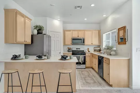 Kitchen - 6627 E Madison Ave, Fresno, CA 93727 photo 2 of 6