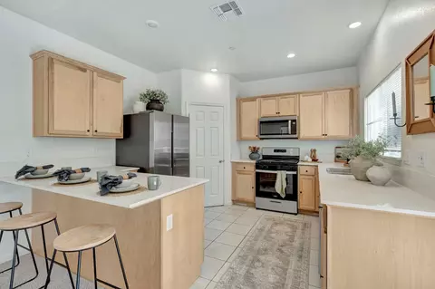 Kitchen - 6627 E Madison Ave, Fresno, CA 93727 photo 3 of 6