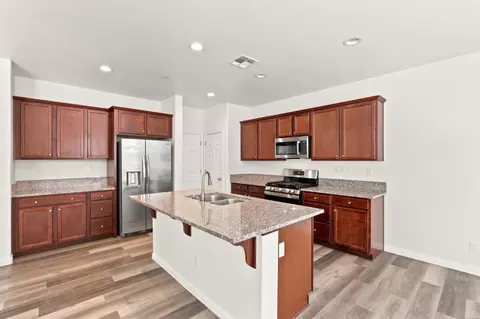 Kitchen - 104 Corona Dr, Madera, CA 93638 photo 2 of 2