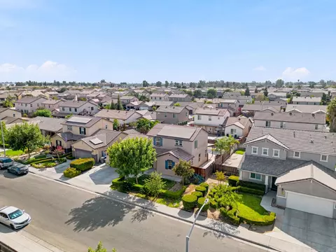 View/Area - 104 Corona Dr, Madera, CA 93638 photo 3 of 12