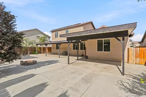 Exterior - 104 Corona Dr, Madera, CA 93638 photo 7 of 8
